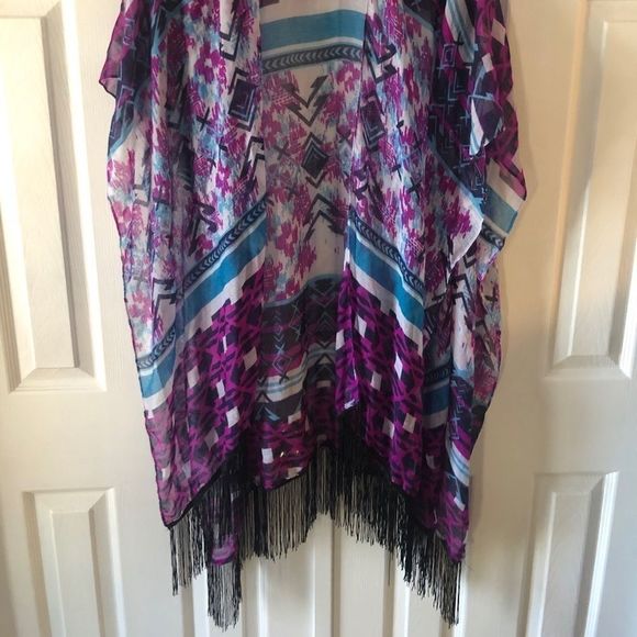 Forever 21 Aztec design shawl one size - Picture 3 of 4